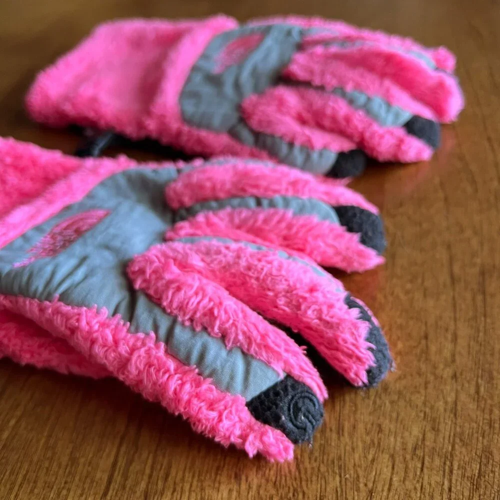 The North Face pink fleece gloves S 6-7